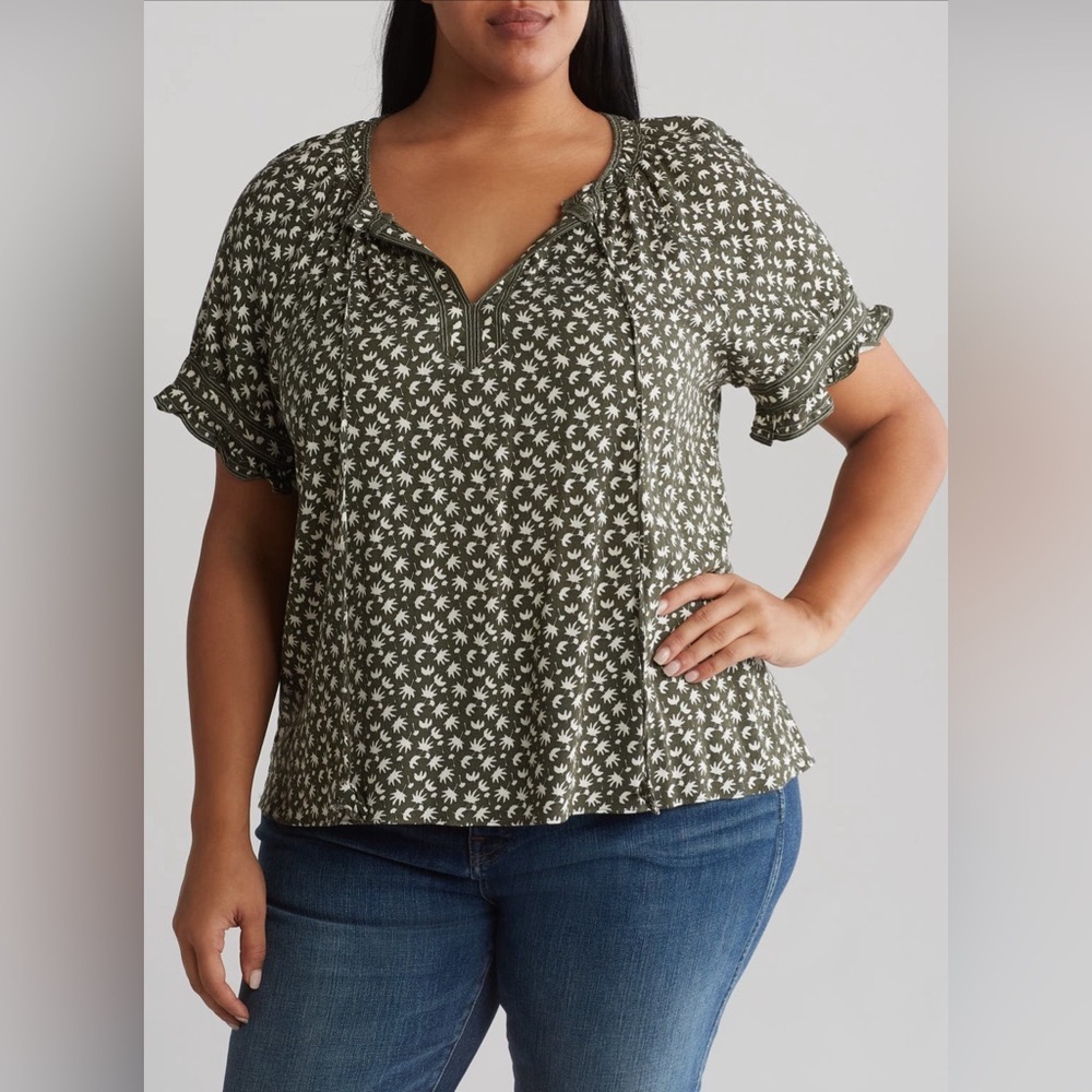 NWT Max Studio Split Neck Top Size 1X
